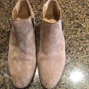 Lucky Brand tan booties size 9